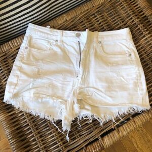 AMERICAN EAGLE WHITE DENIM SHORTS 🦅